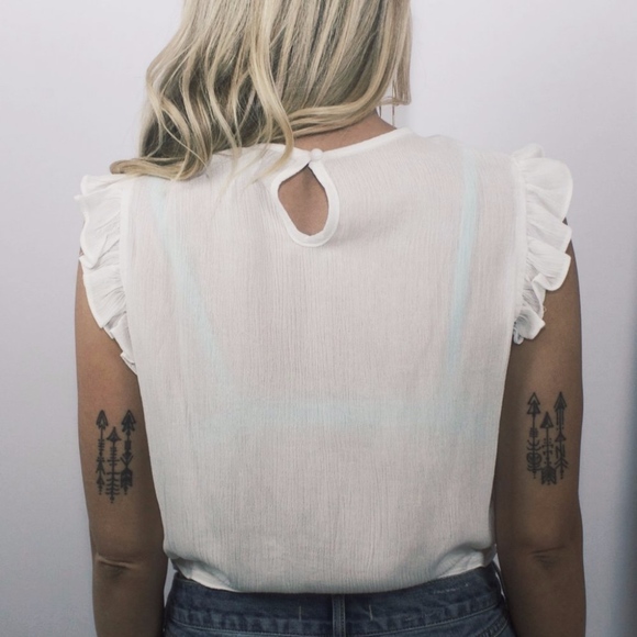 WYLDER Let It Be White Crop Top - Picture 4 of 4